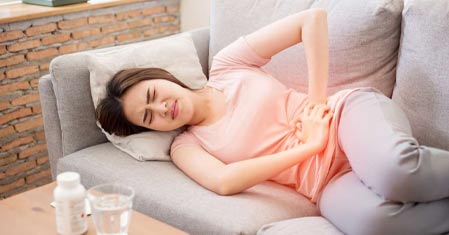 Menstruační bolesti – Co pomáhá a jak se cítit lépe za 30 minut