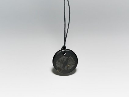 Šungitový amulet se symbolem Ryby