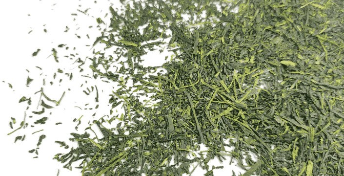 Japonský čaj Sencha Fukamushi Superior: Tradiční chuť a Zdravotní Přínosy