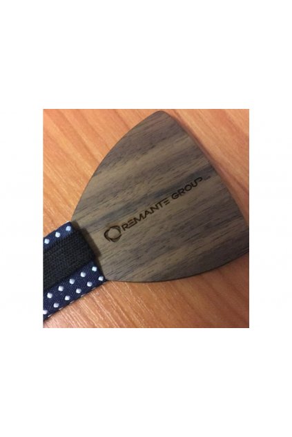 Program na gravírování loga na dřevěného motýlka