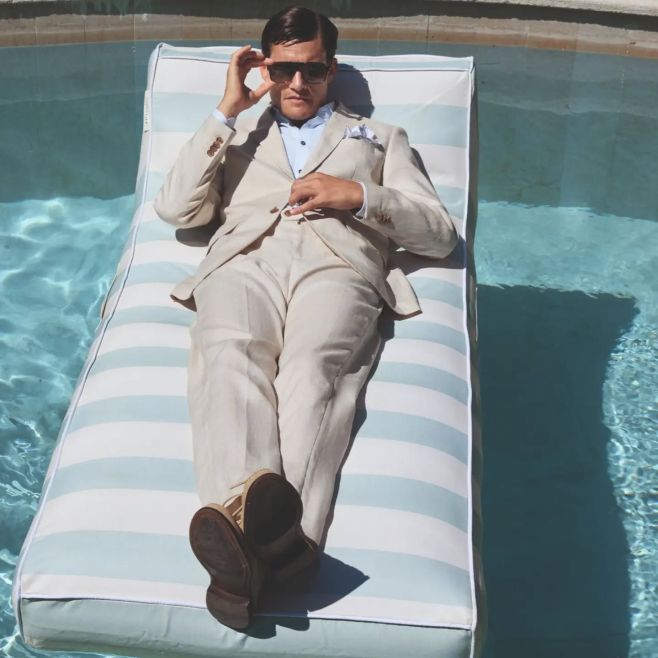 Někteří hledají stín. Jiní mají košili OLYMP 24/Seven Climate Control. Lehká a prodyšná košile, která odvádí vlhkost a...