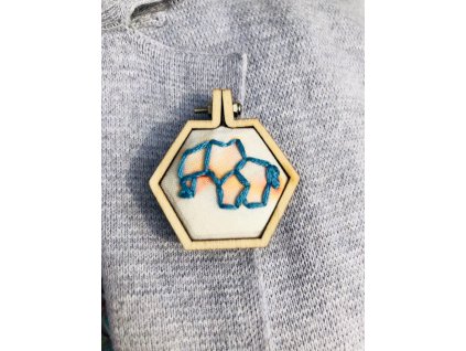 172 modry slon na watercolor hexagonu