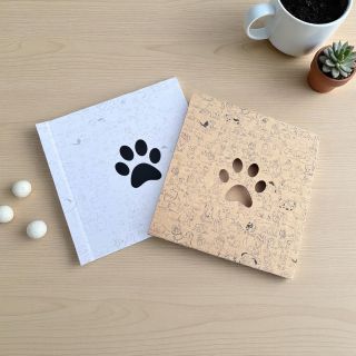 Psí album Tolik fotek v mobilu a počítači, ke kterým se nikdo nikdy nevrátíme, ale co máme v albech, na to se koukáme...