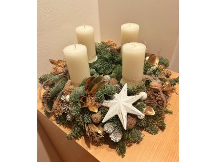 Zlatobílý adventní věnec