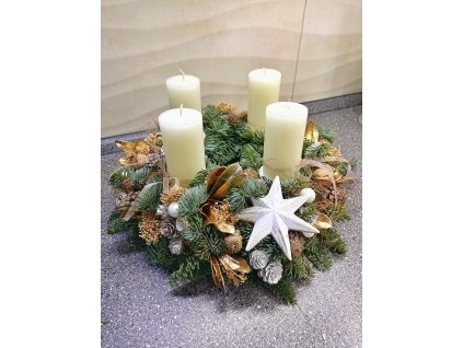 Zlatobílý adventní věnec