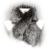 Damenpelzschal mit silberner Fuchs-Öse 1