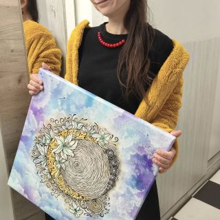 Měsíc. Tak známý a tak vzdálený. Tak fascinující. Může měsíc rozkvést? Může. Když to svojí fantazii dovolíš....