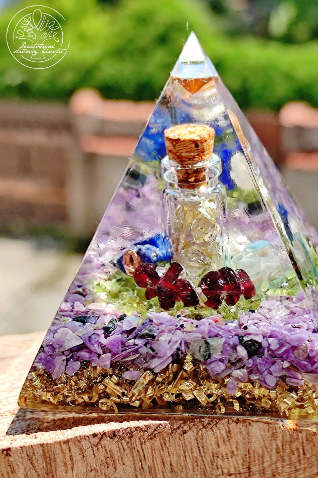 Orgonitová pyramida - Dvounásobná dávka energie se Stříbrem