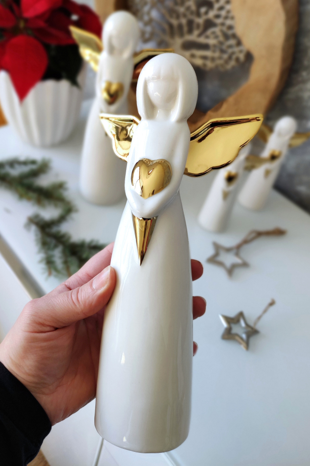Anděl porcelánový se zlatým srdíčkem 25x12cm