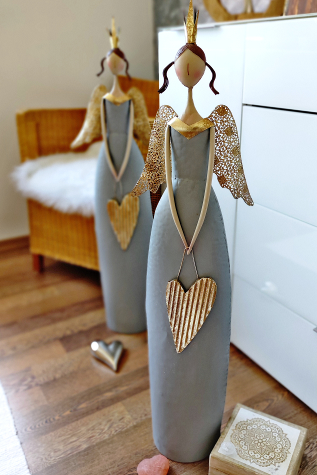 Anděl kovový se zlatým srdcem - kovový 102cm