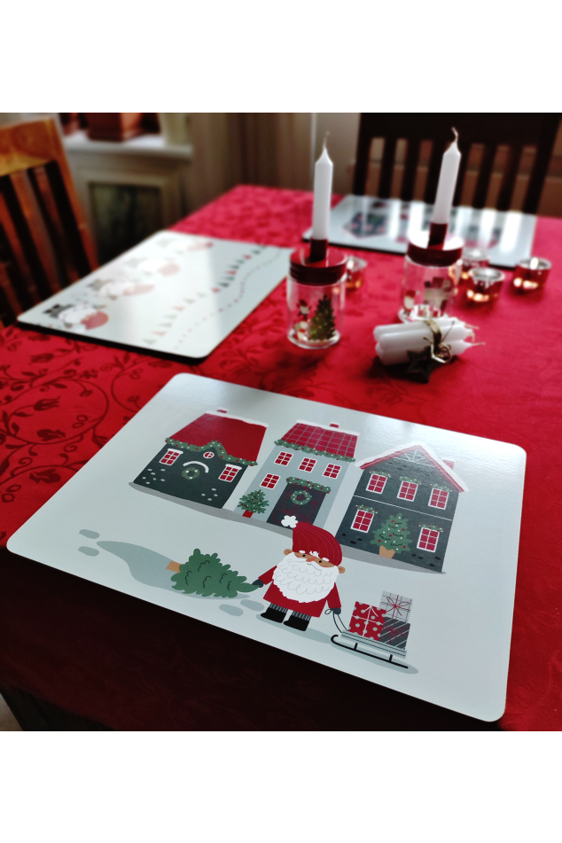 Vánoční prostírání dřevěná skřítek Neposeda s domečky 40x30cm set 2ks