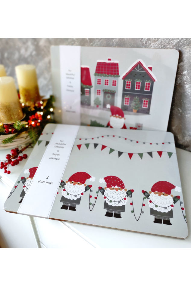 Vánoční prostírání dřevěná skřítek Neposeda s vánočním řetězem 40x30cm set 2ks