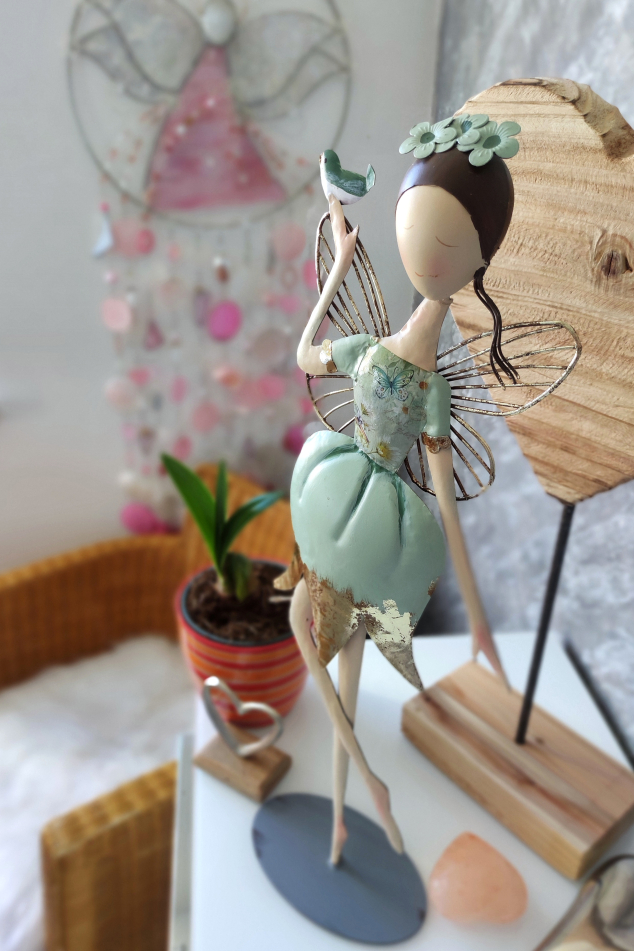 Jarní kovová víla s ptáčkem 56cm