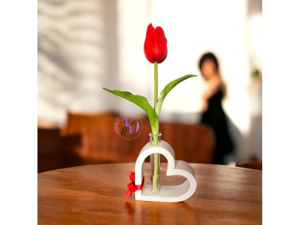 JESMONITE SZÍVBŐL NEKED VÁZA TULIPÁNOS