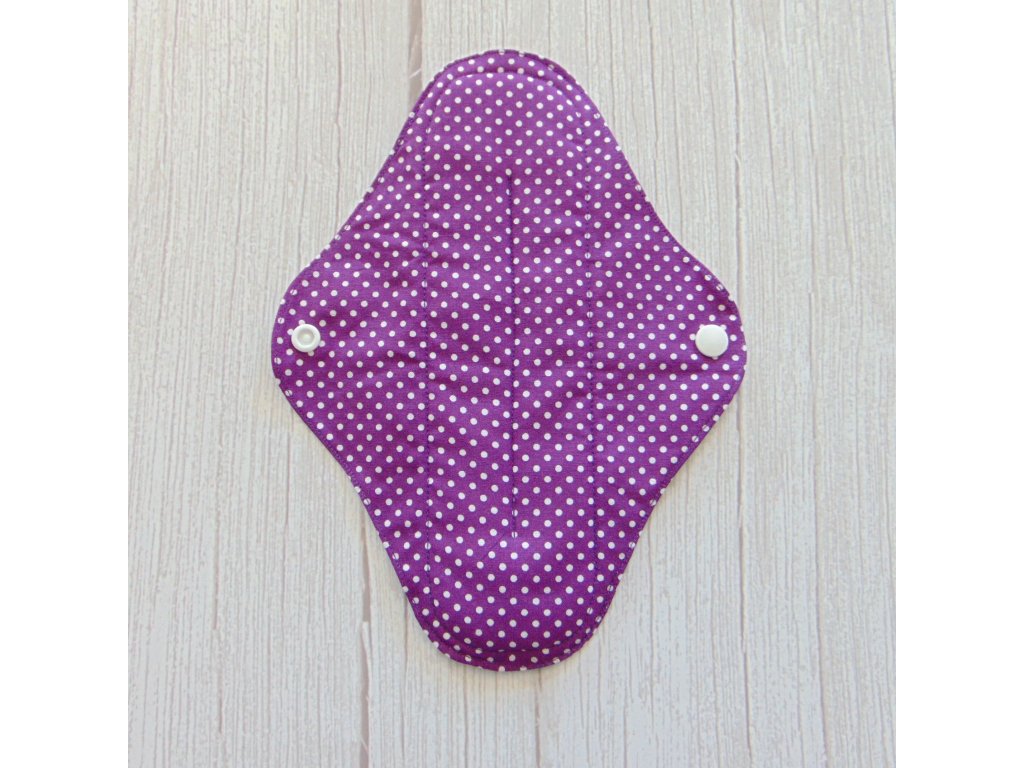 Lara mosható betét 23 cm - lila pöttyös