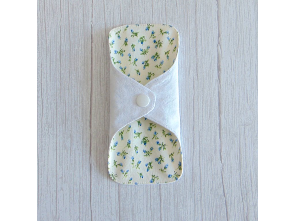 Dana mosható tisztasági betét 16 cm / apró kék rózsák