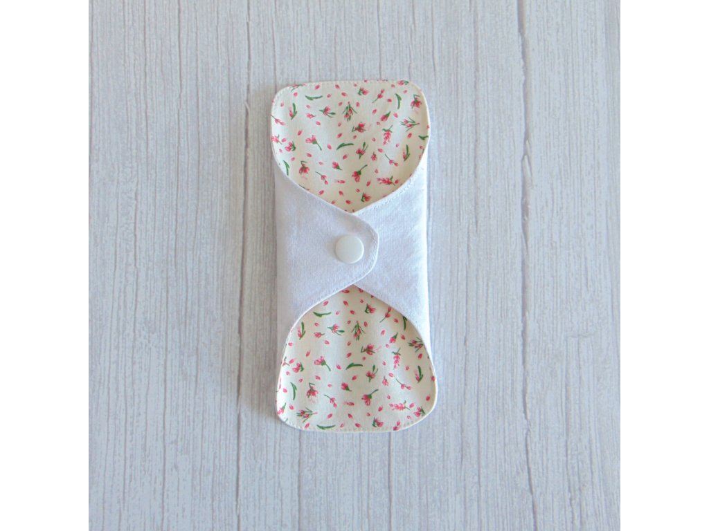 Dana mosható tisztasági betét 16 cm / rózsaszín apró virágok