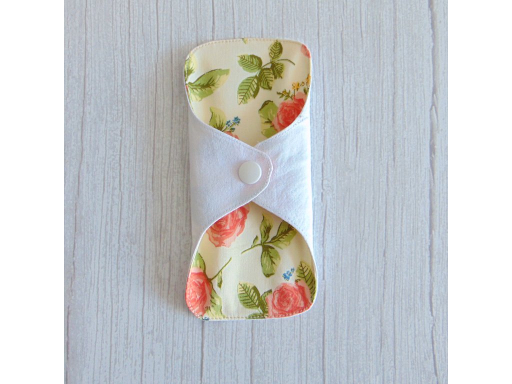 Dana mosható tisztasági betét 16 cm / barack színű rózsák rózsák