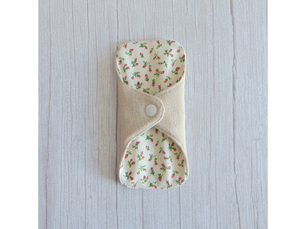 Dana mosható tisztasági betét 16 cm - polár / apró rózsaszín rózsák