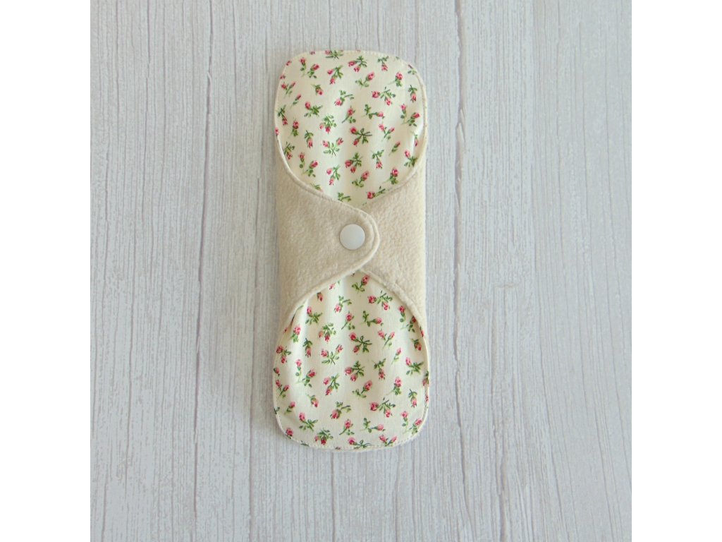 Dana NORMÁL mosható betét 20,5 cm - polár / apró rózsaszín rózsák