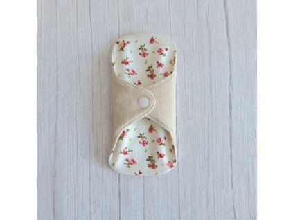 Dana mosható tisztasági betét 16 cm - polár / apró rózsák