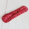 Mosható betét 31 cm -piros apró levélkék