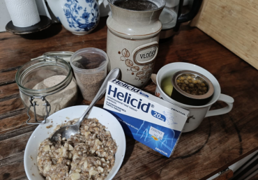 Klid u žrádla je důležitý pro zdravé trávení koní