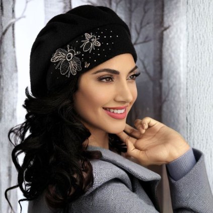 Dámská zimní černá čepice W-0207/018 černá