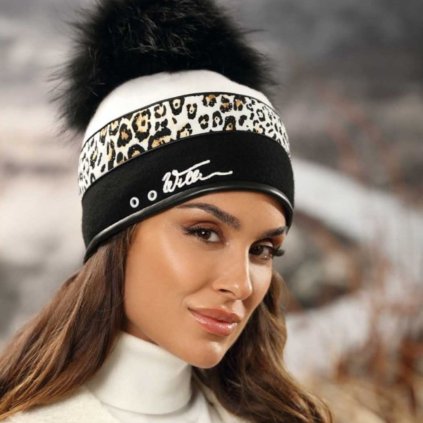 Zimní dámská čepice s bambulí leopardí vzor W-0691/000