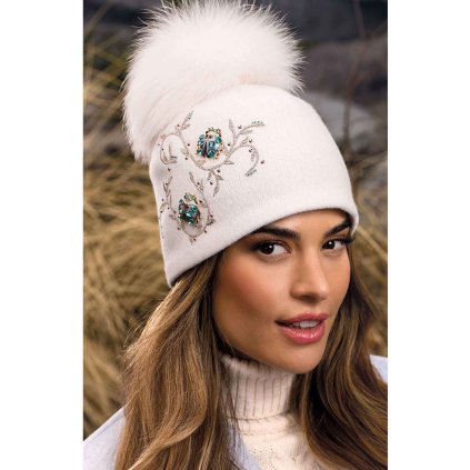 Krumlovanka Bílá zimní čepice s bambulí 100% vlna Woolmark W-0847/000