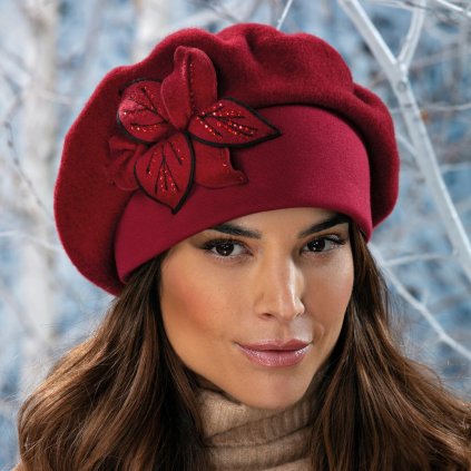 Elegantní vínová dámská zimní čepice od Krumlovanky W-0897/144