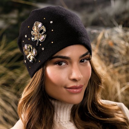 Krumlovanka Dámská černá zimní čepice 100% vlna Woolmark W-0915/018