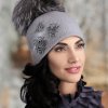 Dámská čepice s bambulí W-0097/529 šedá