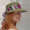 Letní dámská slaměná čepice s kšiltem a barevnou stuhou Fa-42671 zelená