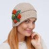 Dámská béžová vlněná čepice s oranžovými kvítky Kr-0008/847