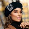 Černý vlněný dámský baret s výšivkou W-0607/018