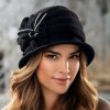 Elegantní dámský zimní klobouk z 100 % vlny W-0636/018 černý-