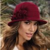 Vínový zimní dámský klobouk se zdobením W-0800