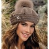 Luxusní hnědý zimní baret s bambulí zdobený bižuterií W-0807