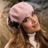 Dámský vlněný baret zdobený krajkou a francouzským závojem W-0819/375 starorůžový