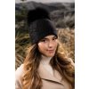 Luxusní černá dámská čepice s bambulí W-0822/018