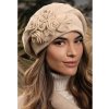 Krumlovanka Dámská zimní čepice s květem 100% vlna Woolmark W-0842/960 béžová