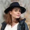 Luxusní černý dámský klobouk Fedora vlněný - plstěný ozdoben nýty Made in Italy Co-P-021