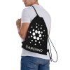 Černý batoh, vak na záda nebo také gymsack Cardano disponuje stahovací šňůrkou a nabízí potřebný prostor pro všechno tvé vybavení.