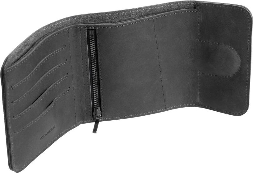 Kožená peněženka FIXED Classic Wallet for AirTag z pravé hovězí kůže, černá