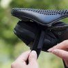 Podsedlová brašna Rockbros Mini s držákem na CO2 bombičky - černá/zelená