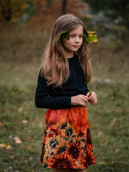 Dívčí saténová sukně v autorském designu Večerní slunečnice (1)