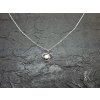 49b Ocelový náhrdelník s pravou bílou perlou trojlístek