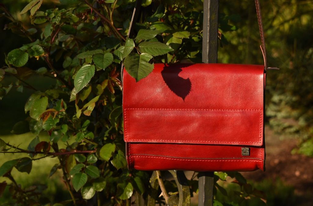 jak_pecovat_o_kozene_doplnky_na_jare