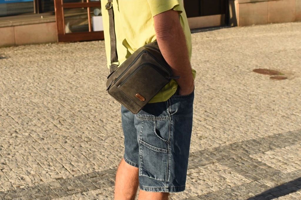 kvalitni_kozena_panska_taska_od_kubat_kuze